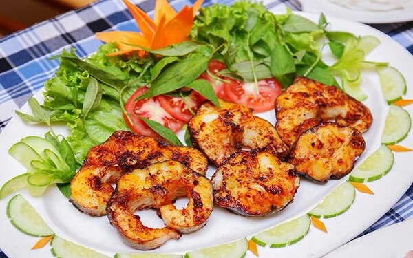 Đặc sản Phú Yên cá bớp nướng muối ớt